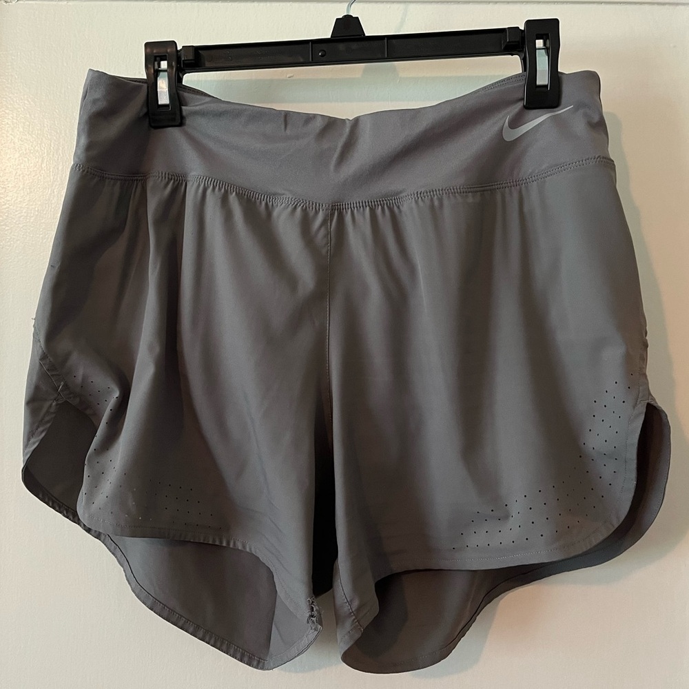 Womens Nike 5 Eclipse Short - Size L - Style GUNSMOKE